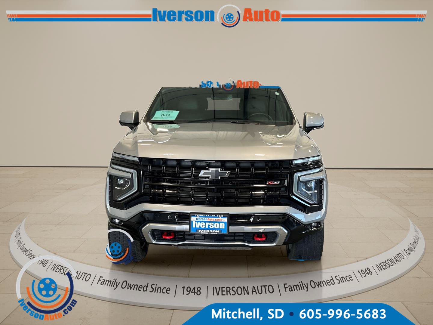 Used 2025 Chevrolet Suburban Z71 AWD/4WD image 3