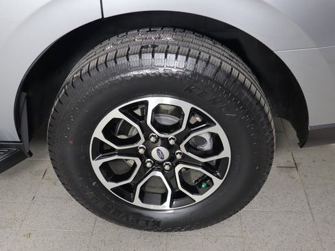 Used 2024 Ford Expedition XLT image 10