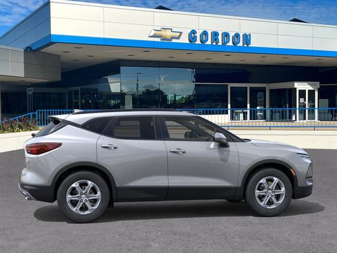 New 2026 Chevrolet Blazer LT w/ Convenience Package FWD image 5