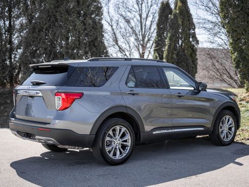 Used 2023 Ford Explorer XLT w/ Equipment Group 202A image 5