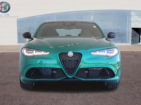 New 2025 Alfa Romeo Giulia AWD w/ Veloce Package AWD image 41