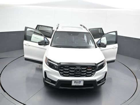 Certified 2023 Honda Passport TrailSport image 46