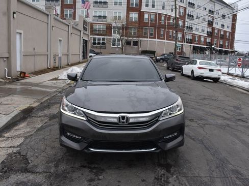 Used 2017 Honda Accord Sport image 3