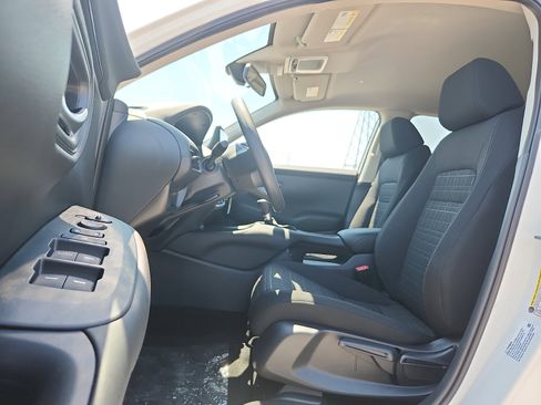 New 2027 Honda HR-V LX image 9