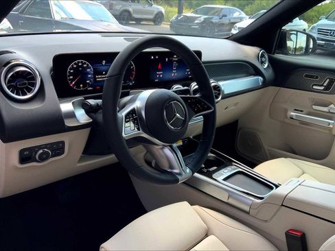 New 2025 Mercedes-Benz GLB 250 GLB 250 image 10