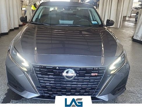 Used 2024 Nissan Altima 2.5 SR w/ SR Premium Package image 1