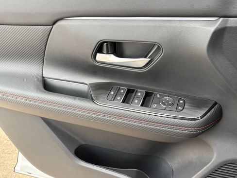 New 2026 Nissan Kicks SR w/ SR Premium Package FWD image 15