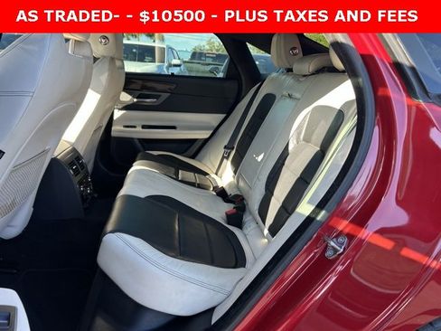 Used 2016 Jaguar XF S image 15
