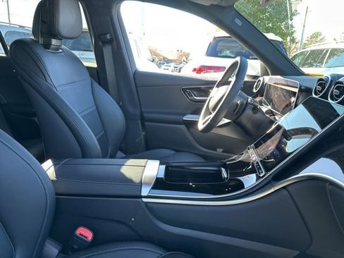 Used 2025 Mercedes-Benz GLC 300 4MATIC image 30