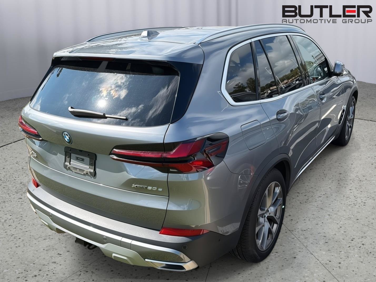 Used 2024 BMW X5 xDrive50e w/ Premium Package AWD/4WD image 10