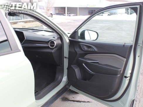 Certified 2024 Chevrolet Trax ACTIV w/ Sunroof Package image 25