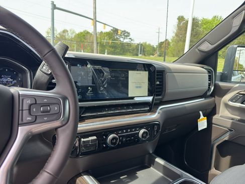 New 2026 Chevrolet Silverado 2500 LT AWD/4WD image 17