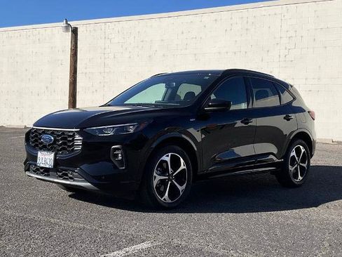 Certified 2024 Ford Escape ST-Line Elite w/ Premium Technology Package image 2