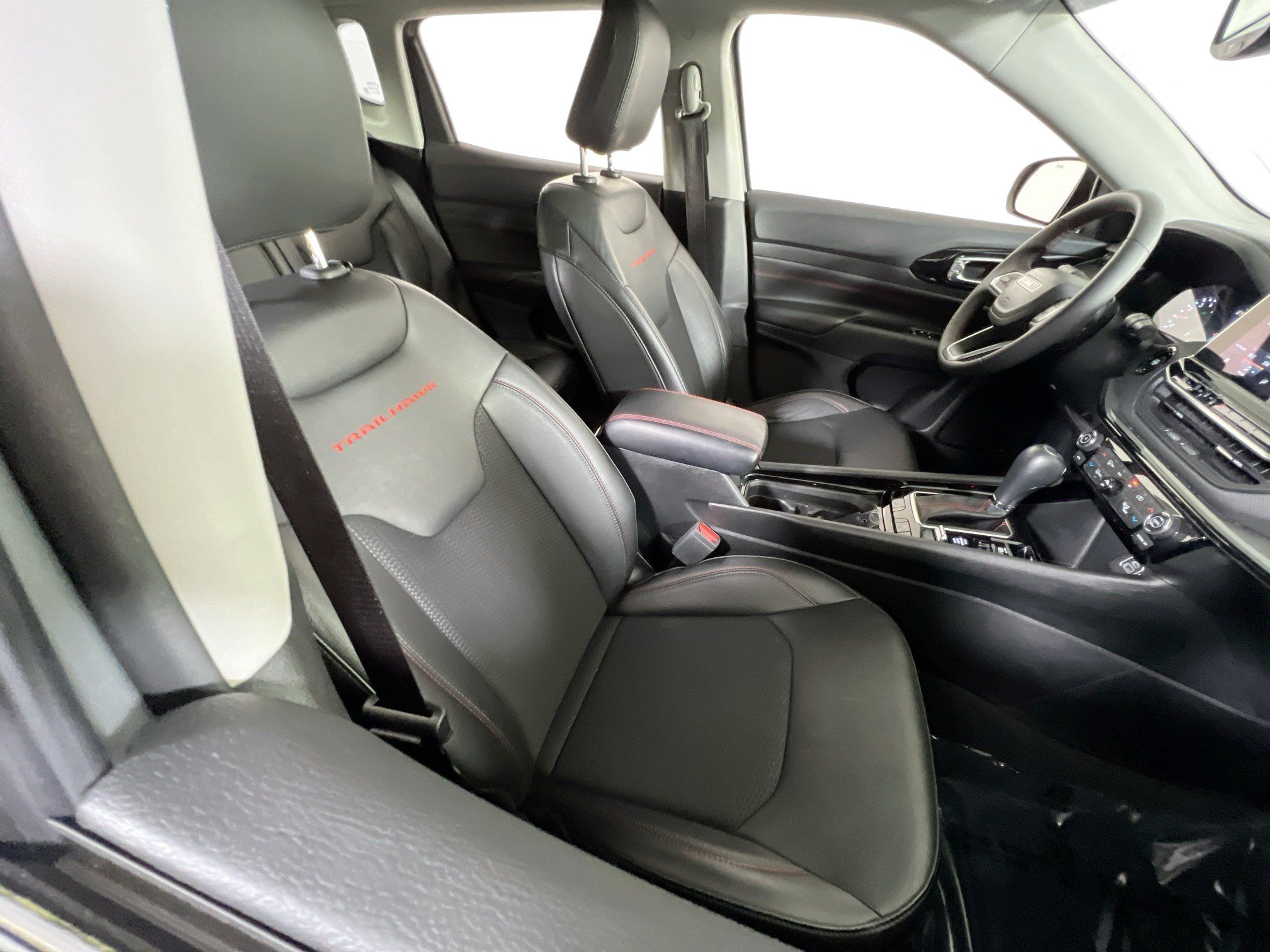 Used 2022 Jeep Compass Trailhawk AWD/4WD image 25