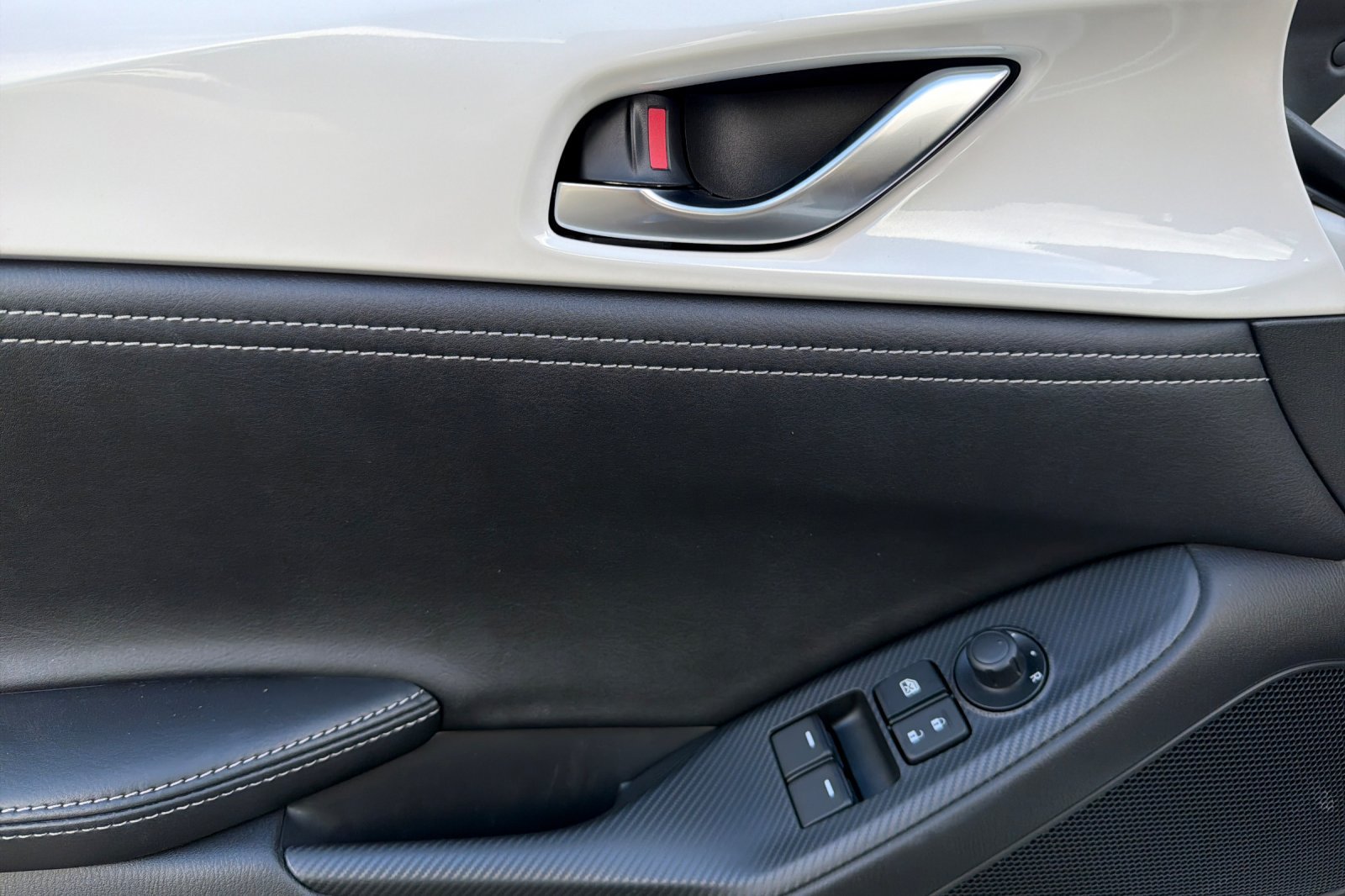 New 2026 MAZDA MX-5 Miata Club w/ Interior Package RWD image 12
