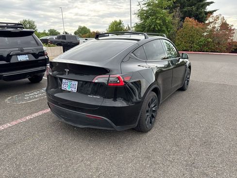 Used 2021 Tesla Model Y Long Range AWD/4WD image 7