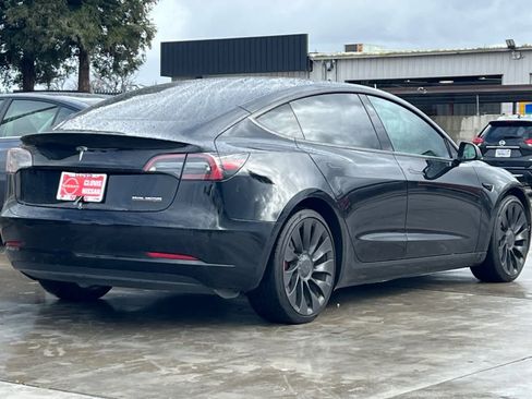 Used 2023 Tesla Model 3 Performance image 3