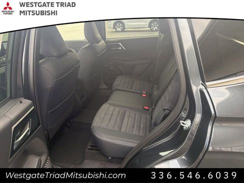 New 2026 Mitsubishi Outlander SE image 18