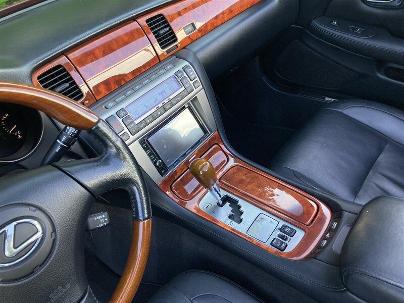 Used 2006 Lexus SC 430 Convertible w/ Preferred Accessory Pkg RWD image 23