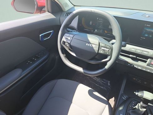 New 2025 Kia K4 FWD image 15