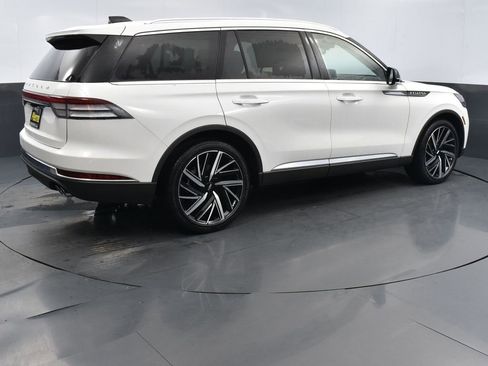 New 2026 Lincoln Aviator Reserve image 4
