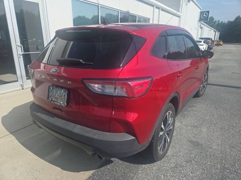 Used 2022 Ford Escape SE w/ SE Sport Appearance Package FWD image 33