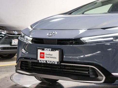 Certified 2026 Toyota Prius XLE FWD image 9