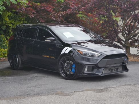 Used 2017 Ford Focus RS AWD/4WD image 34