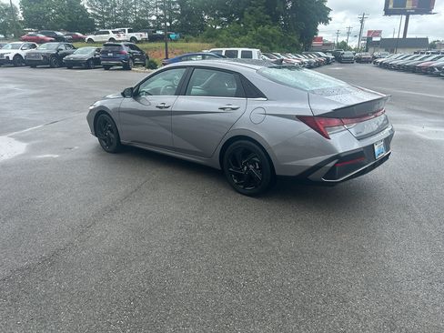 Used 2026 Hyundai Elantra SEL Sport Premium FWD image 5