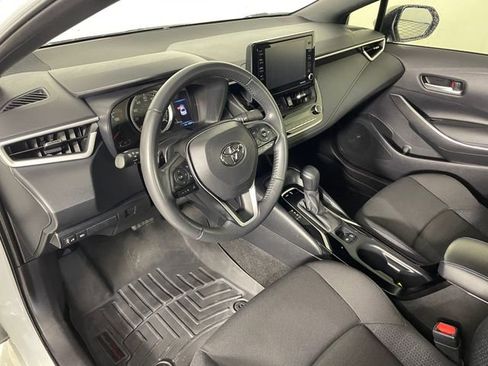 Used 2022 Toyota Corolla SE image 3