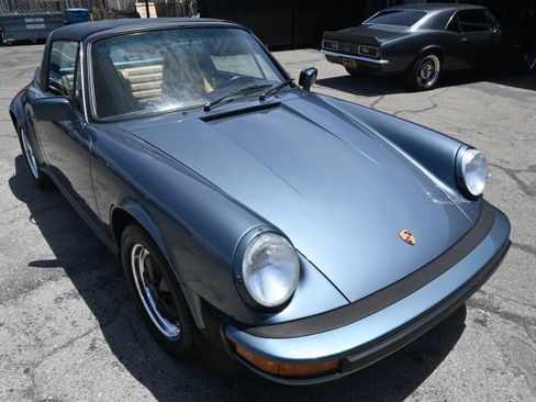 Used 1987 Porsche 911 Carrera RWD image 33