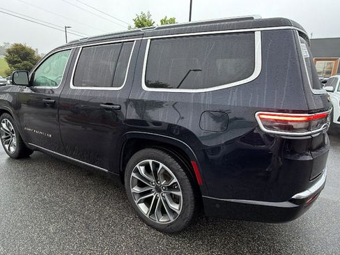 Used 2025 Jeep Grand Wagoneer Series III w/ Rear Seat Video Group 1 AWD/4WD image 10