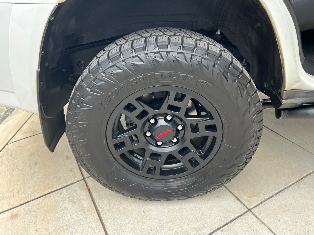 Used 2022 Toyota 4Runner TRD Off-Road Premium AWD/4WD image 8
