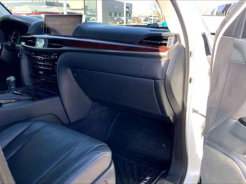 Used 2017 Lexus LX 570 4WD w/ Luxury Package image 19