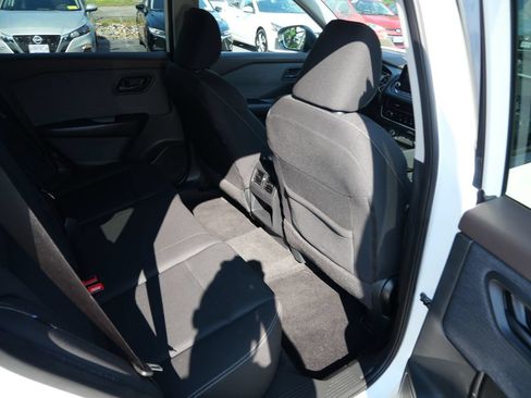 Used 2023 Nissan Rogue S AWD/4WD image 22