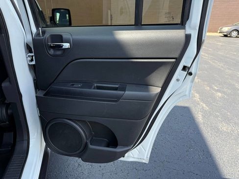 Used 2016 Jeep Patriot High Altitude image 21