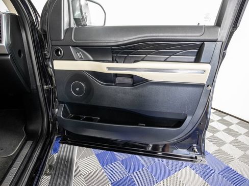 Used 2019 Ford Expedition Platinum RWD image 17