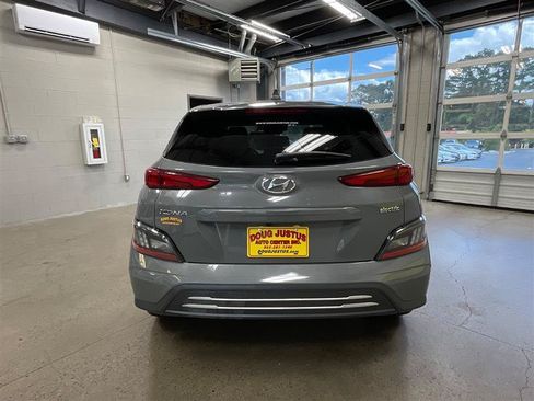 Used 2023 Hyundai Kona Limited FWD image 4