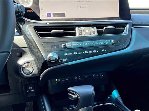 Certified 2024 Lexus ES 300h Ultra Luxury image 34