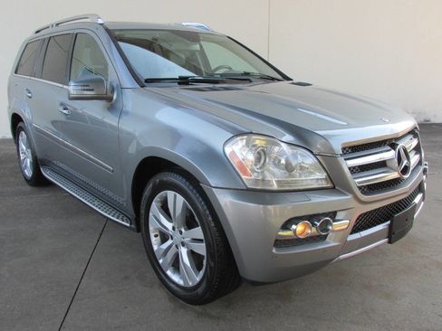 Used 2011 Mercedes-Benz GL 450 4MATIC image 1