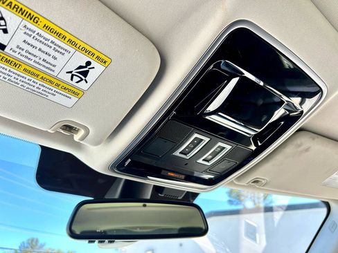 Used 2016 Land Rover Range Rover HSE image 27