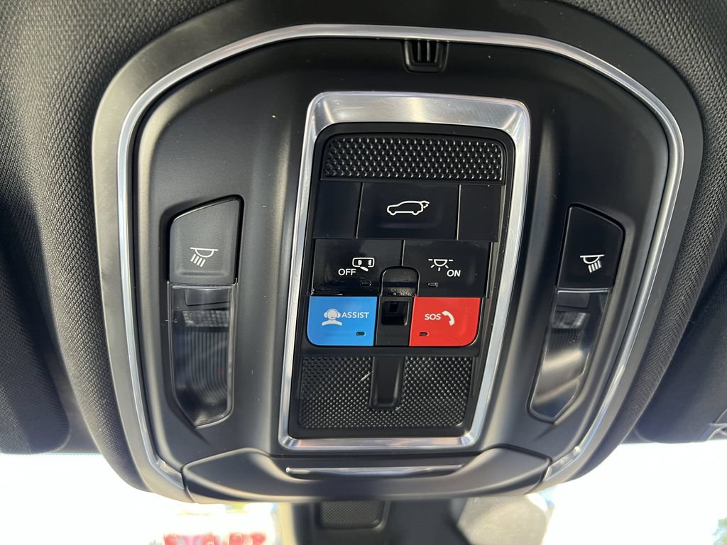Used 2024 Jeep Grand Cherokee L Laredo AWD/4WD image 13