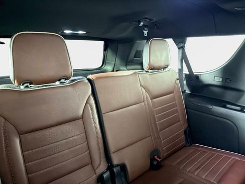 Used 2024 GMC Yukon XL Denali Ultimate AWD/4WD image 31