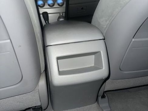 Used 2010 Toyota Camry LE image 24