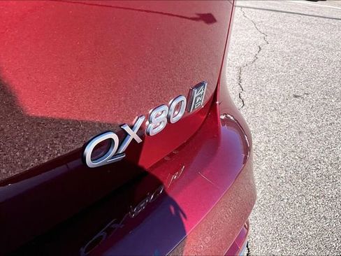 Certified 2025 INFINITI QX80 Sensory image 8