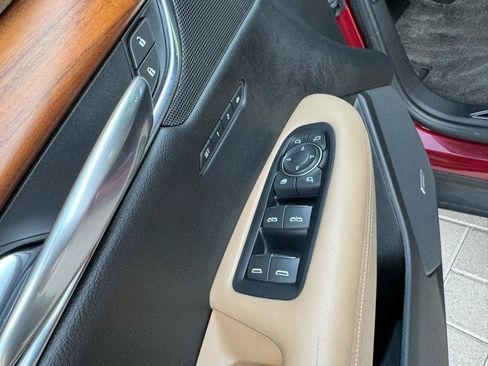 Used 2018 Cadillac XT5 Platinum w/ Driver Assist Package AWD/4WD image 13