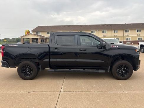 Used 2019 Chevrolet Silverado 1500 LT Trail Boss AWD/4WD image 2