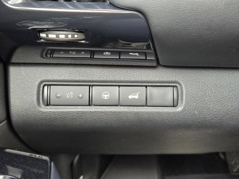 Used 2022 Nissan Pathfinder SV w/ SV Premium Package AWD/4WD image 18