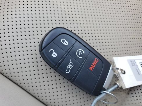 Used 2020 Jeep Grand Cherokee Limited w/ Luxury Group II RWD image 25