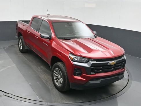 Used 2024 Chevrolet Colorado LT w/ LT Convenience Package II image 38